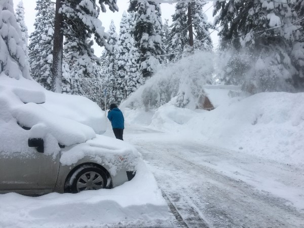 Vacation Rentals in Tahoe Snow Shoveling