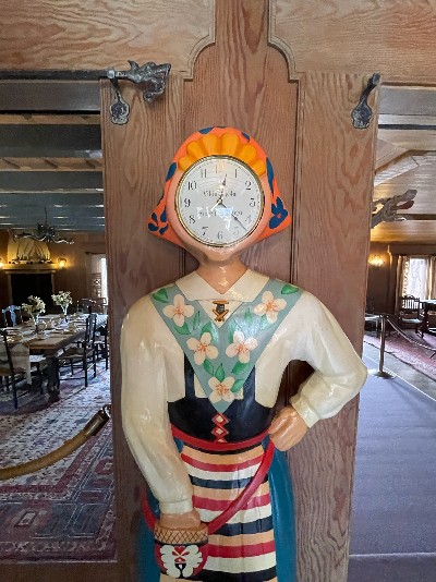 Selma the Clock